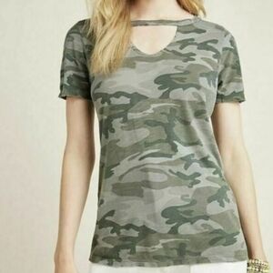 NWT ANTHROPOLOGIE T.La Womens Green Camo Short Sleeve GARRISON Cut Out Tee XS